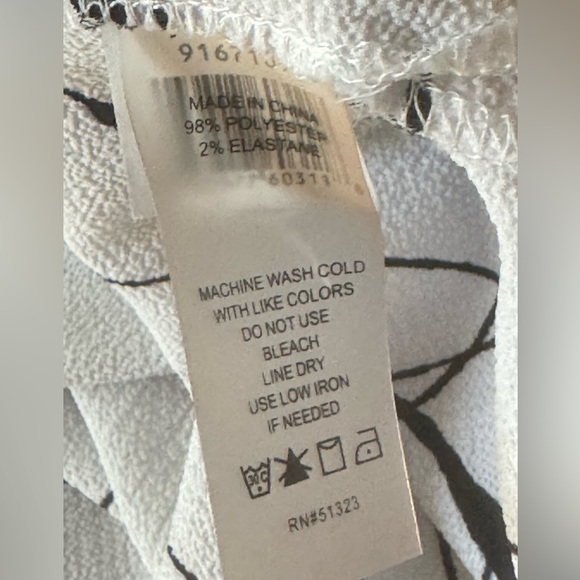 Vince Camuto Top - Large - Picture 8 of 8